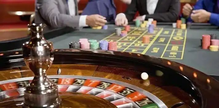 Người dùng Việt Nam xem kèo bóng đá trên điện thoại tại congaden